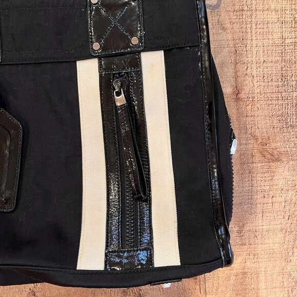 Milly - Mod look B&W Messenger Tote Bag. Color Block Canvas & Patent Leather - Picture 13 of 16